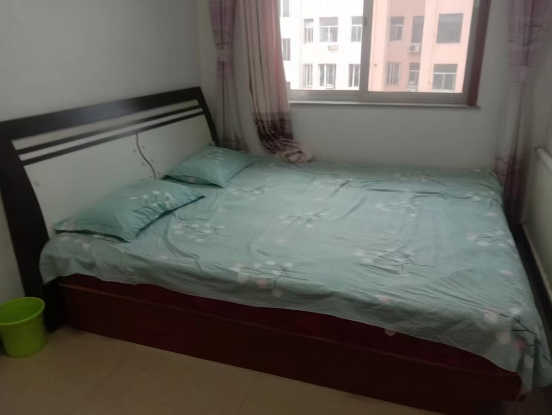 利群附近四樓精裝修家電齊全700