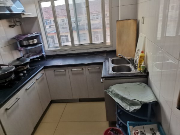 德賢街2號一單元602室出租