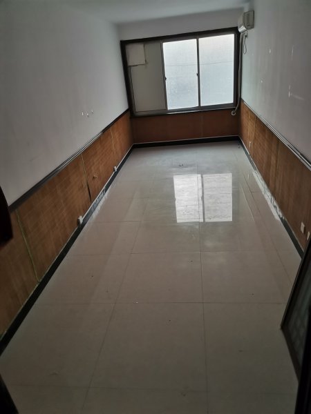 7天連鎖酒店樓下臨街的門市房出租，水電暖