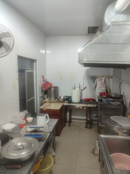 市中心營業(yè)中外賣餐飲店超低價對外轉(zhuǎn)讓