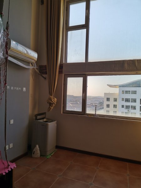 長江匯泉商廈精裝修公寓出租，家具家電齊全