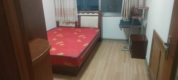 文登包子附近三樓精裝修家電齊全拎包入住800