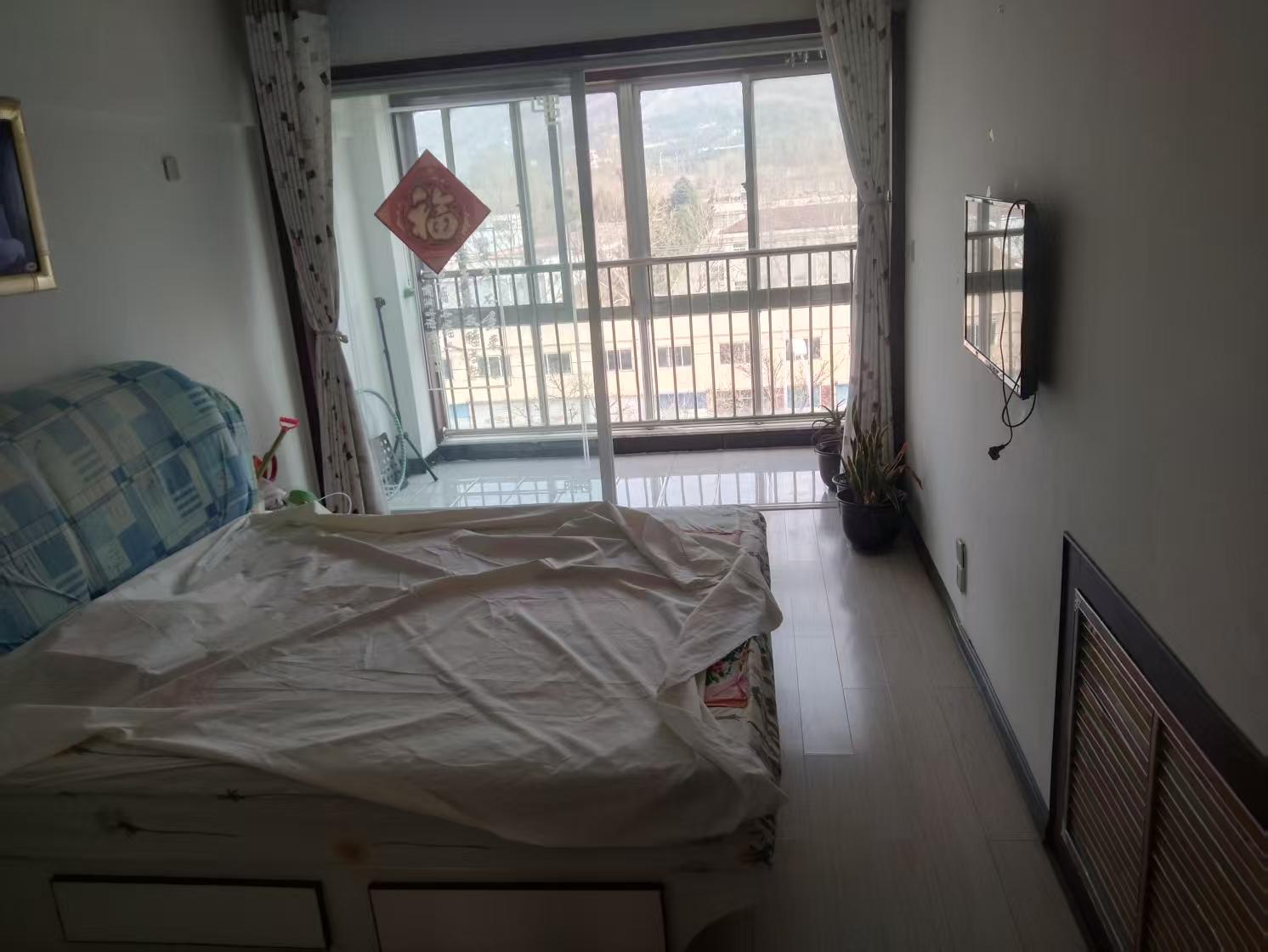 青山名居四樓三室豪華裝修家電齊全800