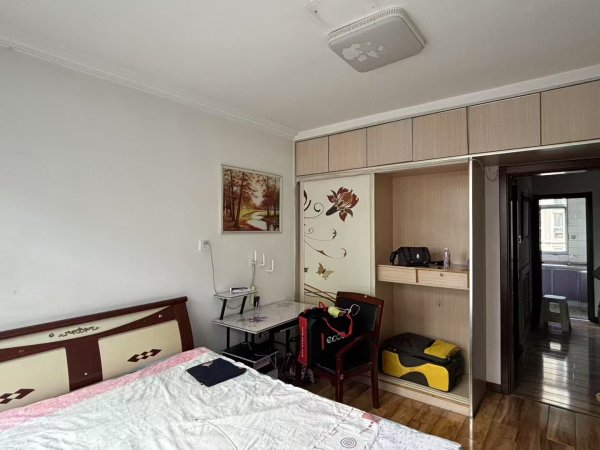 七里湯小學附近二樓精裝修家電齊全6500