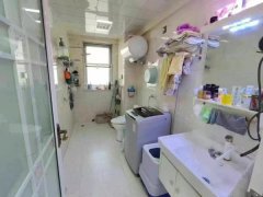 龍澤苑封閉小區(qū)框架樓住人一樓87平精裝小住40萬